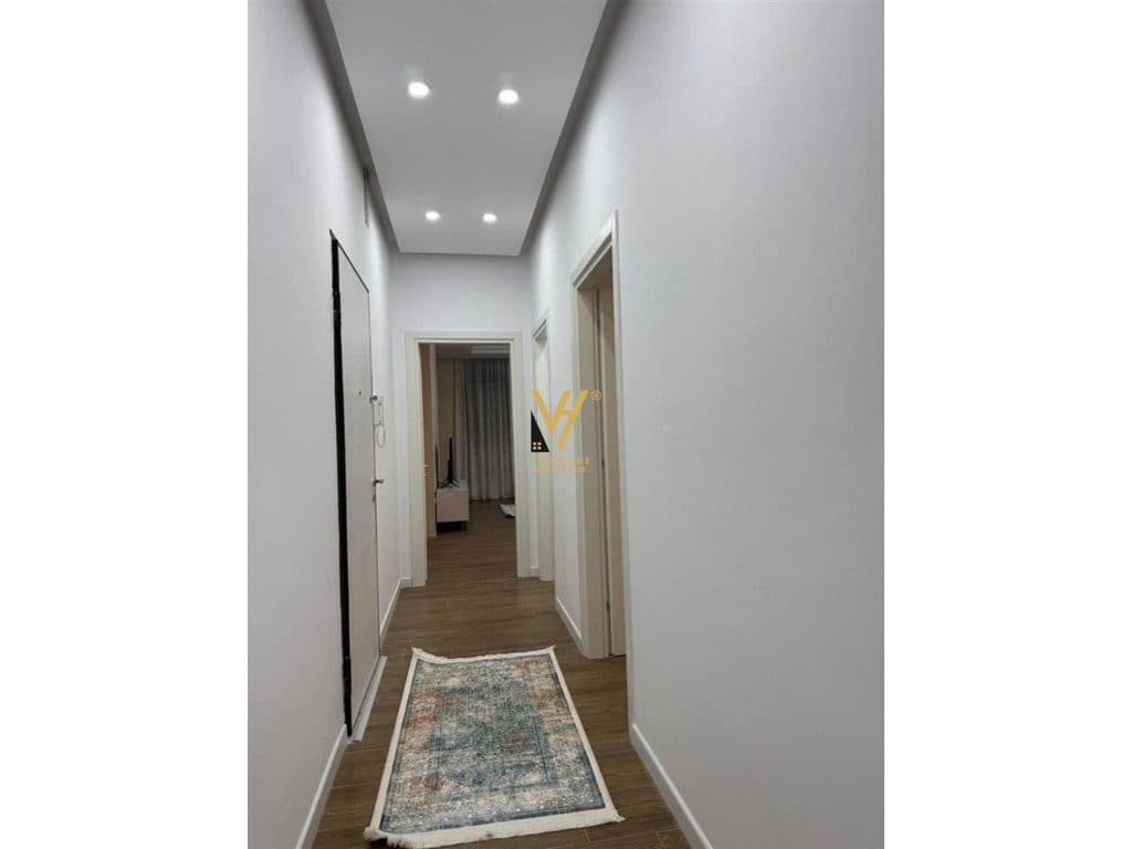 JEPET APARTAMENT 2+1 ME QERA TE ISH SHESHI SHQIPONJA 700 EURO 4
