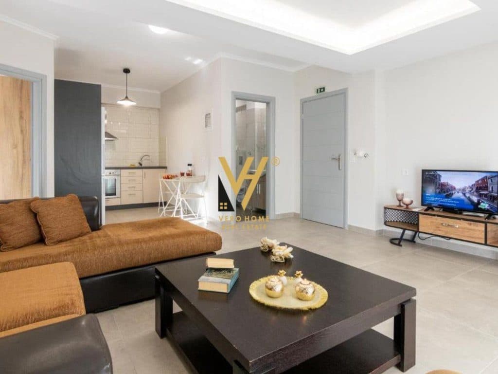 SHITET APARTAMENT 3+1+2BLK TE KOPSHTI BOTANIK 250.000 EURO