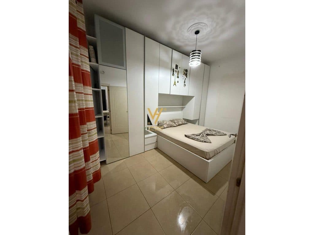 JEPET APARTAMENT 1+1 ME QERA TE TREGU ELEKTRIK 50.000 LEKE 3
