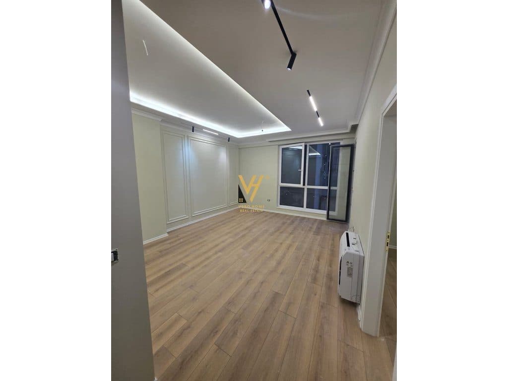 JEPET ZYRE 67 M2 ME QIRA TE KOMUNA E PARISIT 600 EURO