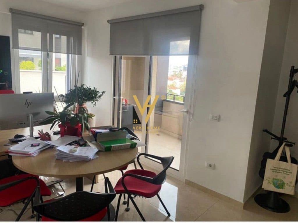 JEPET ZYRE 105 M2 ME QIRA TE TREGU CAM 1.400 EURO 2