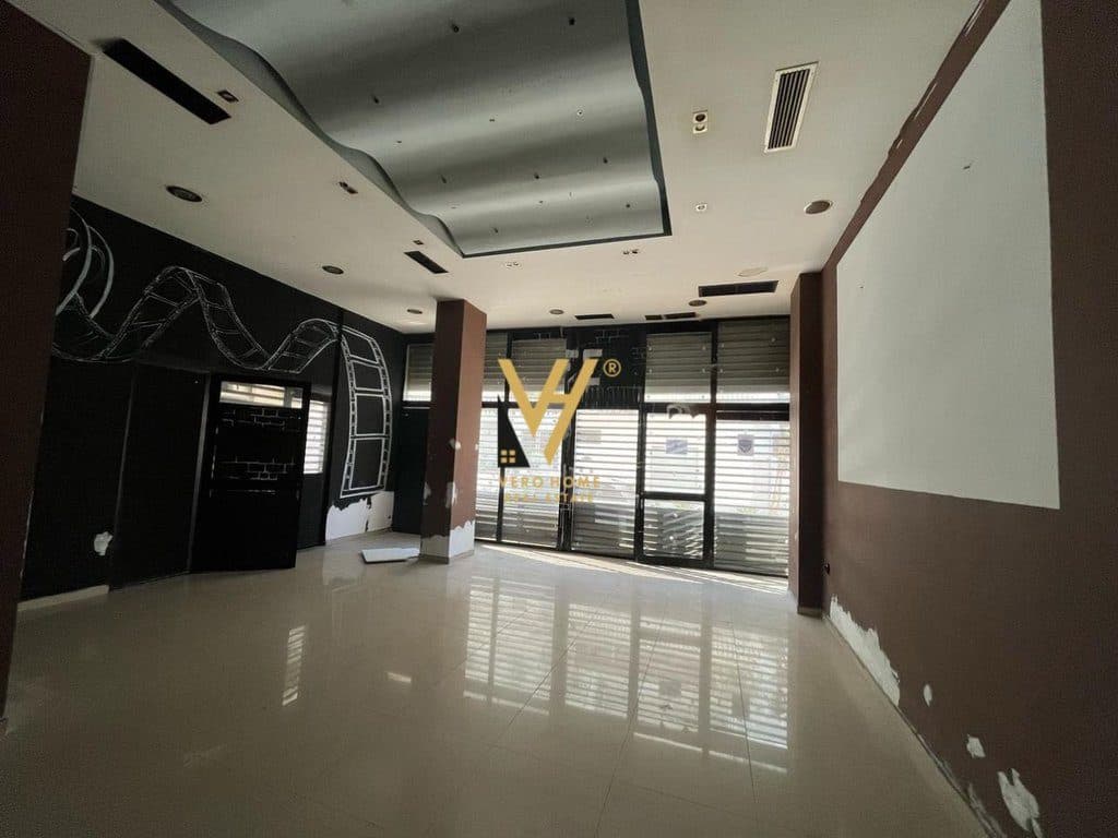 JEPET DYQAN 100 M2 ME QERA TE KOLOSSEO PRANE RRUGES E DURRESIT 80.000 LEKE