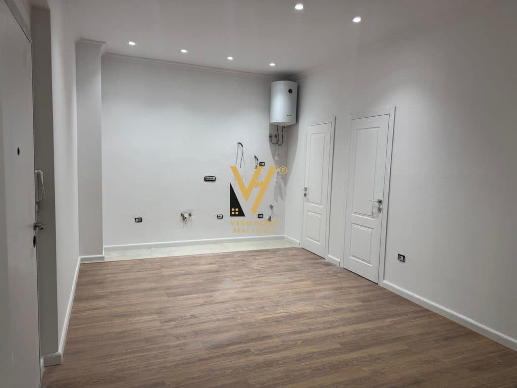 JEPET AMBIENT BIZNESI 100 M2 ME QIRA NE YZBERISHT 40.000 LEKE 4