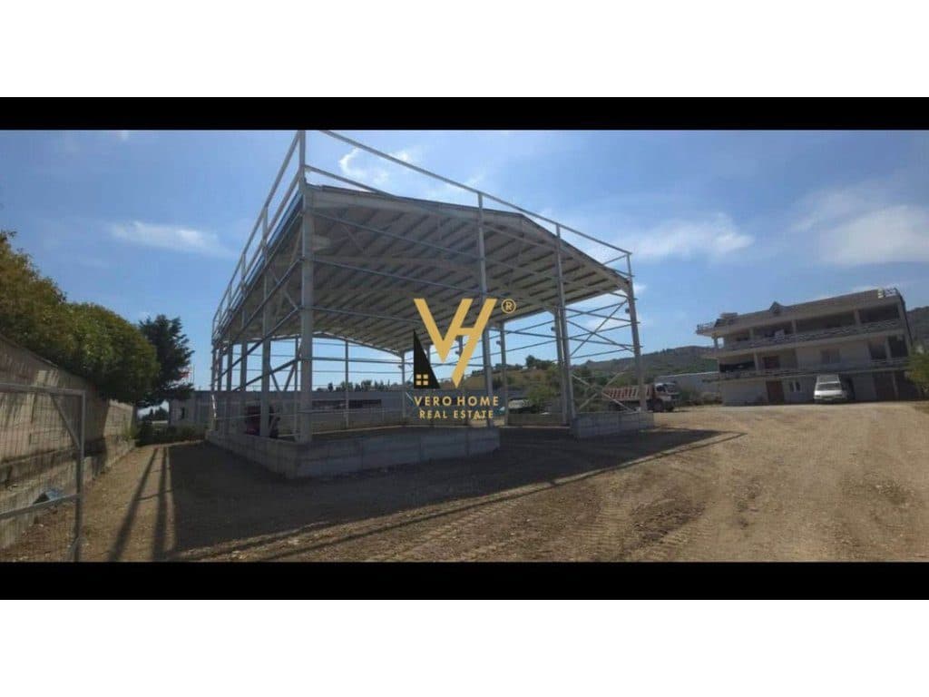 JEPET KAPANON 3.300 M2 ME QERA NE VORE 160.000 LEKE