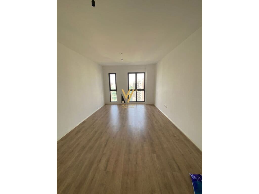 Jepet Zyre me qera te Arlis , Rruga e Dibres 125 m2