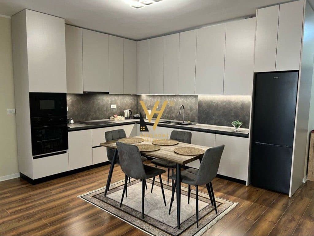 SHITET APARTAMENT 2+1+BLK NE DURRES, PRANE STACIONIT TE TRENIT 200.000 EURO 2