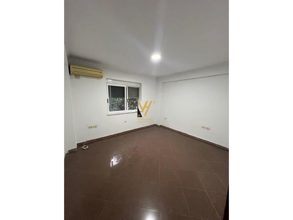 JEPET ZYRE 15 M2 ME QIRA NE ISH BLLOK 500 EURO 1