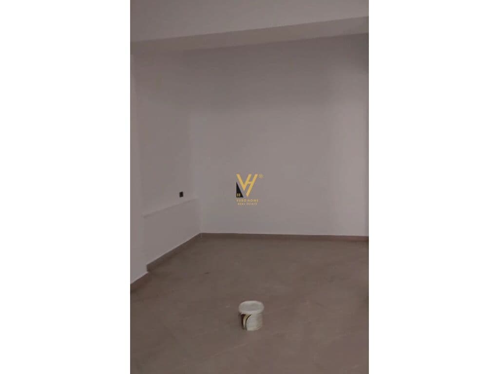 Jepet Ambient Biznesi me qera prane Shkolles Harry Fultz 85 m2 4