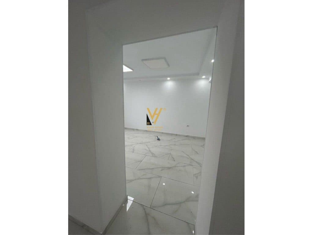 JEPET AMBIENT 48M2 ME QERA TE FARMACIA 10, RR.DIBRES 1.100 EURO 3