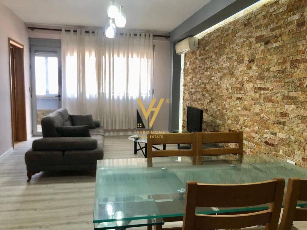 JEPET APARTAMENT 2+1 ME QIRA TE GLOBE, RR. KAVAJES 600 EURO 2