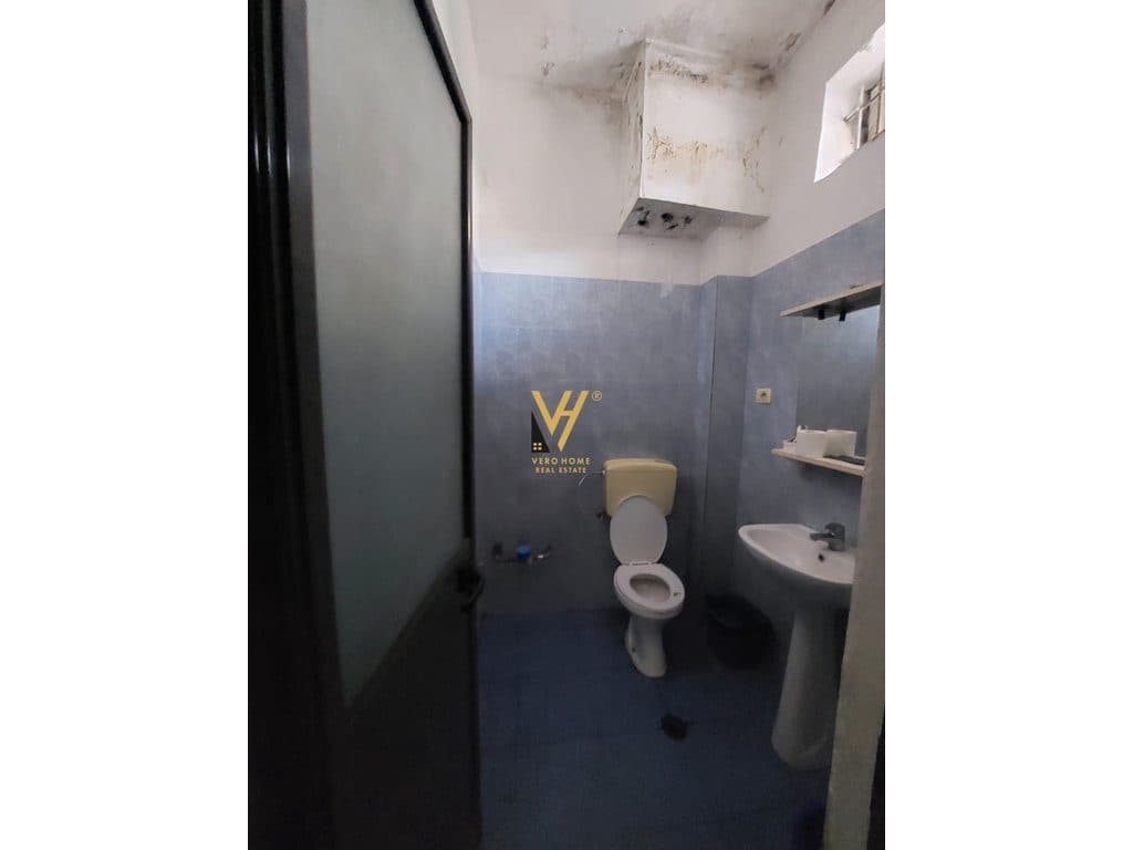 JEPET DYQAN 60 M2 ME QERA NE SELITE 180.000 LEKE 3