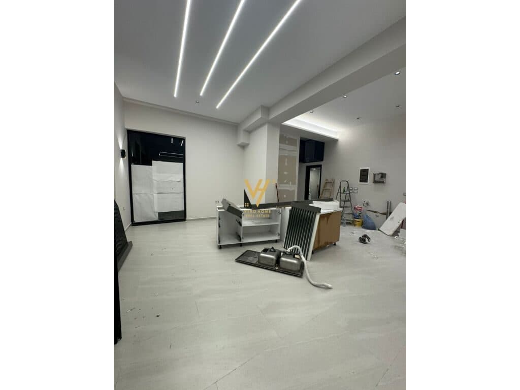 Shitet Njesi Biznesi te Pazari i Ri 100 m2 4