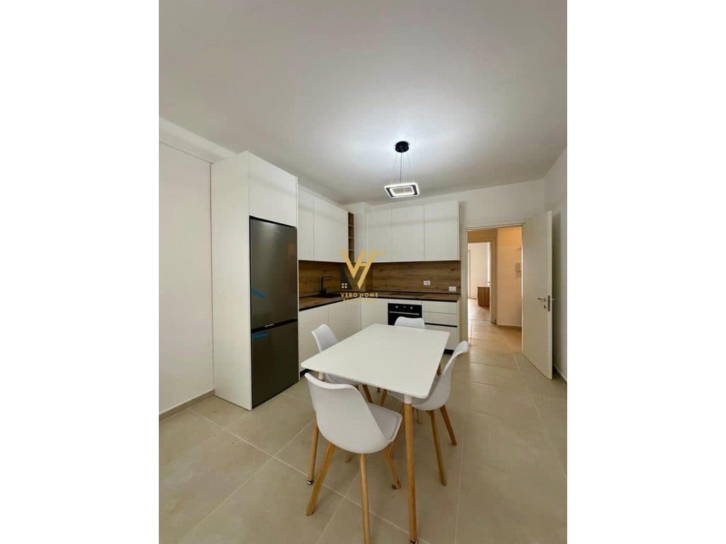 JEPET APARTAMENT 2+1+2BLK ME QERA TEK UNIVERS CITY 50.000 LEKE 2