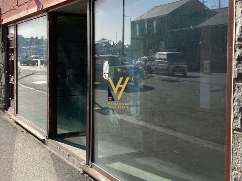 Jepet Dyqan me qera te Komuna e Parisit 89 m2