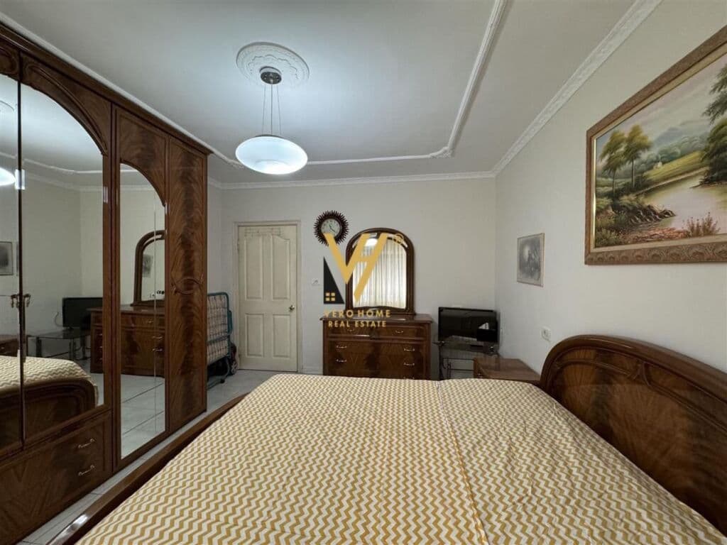 Jepet Apartament 2+1+ballkon me qera ne Qender 85 m2 4