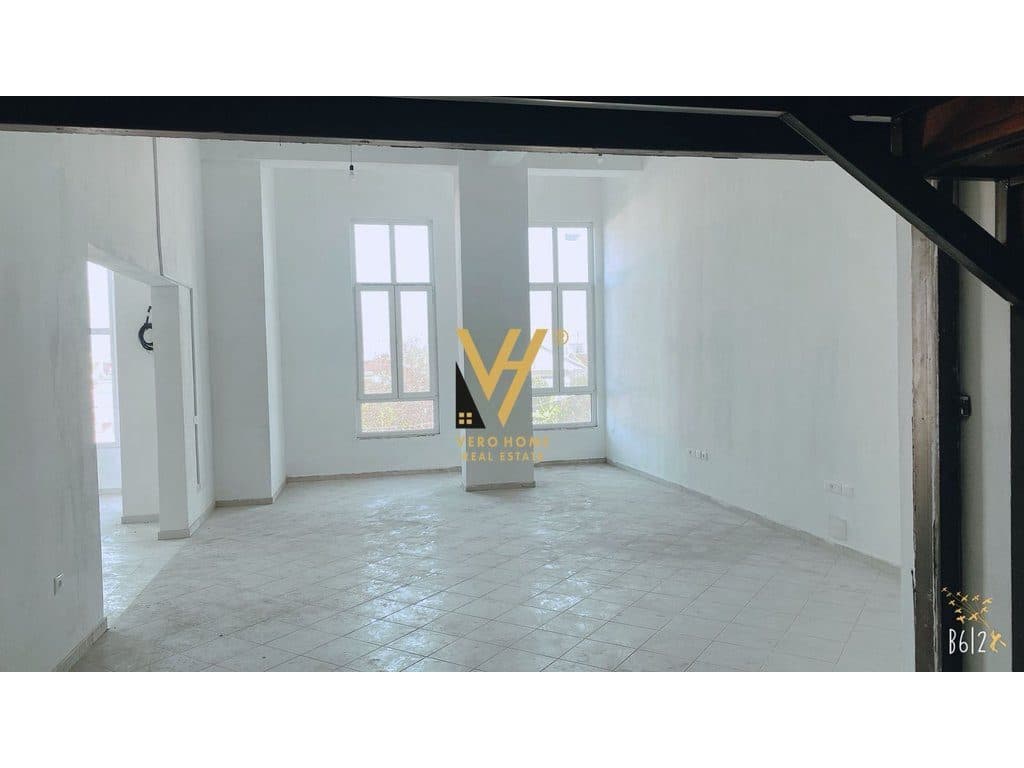 JEPET AMBIENT 160 M2 ME QIRA TE KTHESA E KAMZES 800 EURO