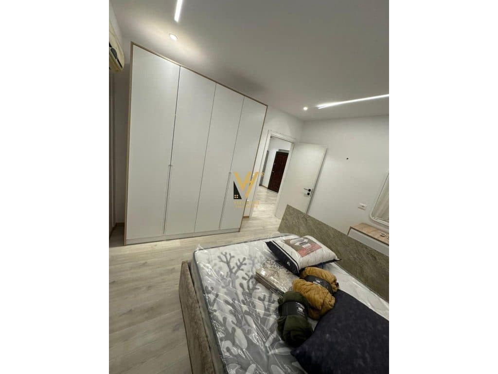 JEPET APARTAMENT 1+1 ME QERA TE ZOGU I ZI 70.000 LEKE 4