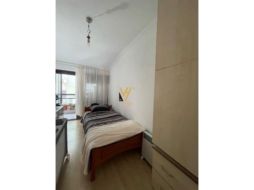 JEPET APARTAMENT 2+1+3 BLK ME QIRA NE ISH BLLOK 800 EURO 4