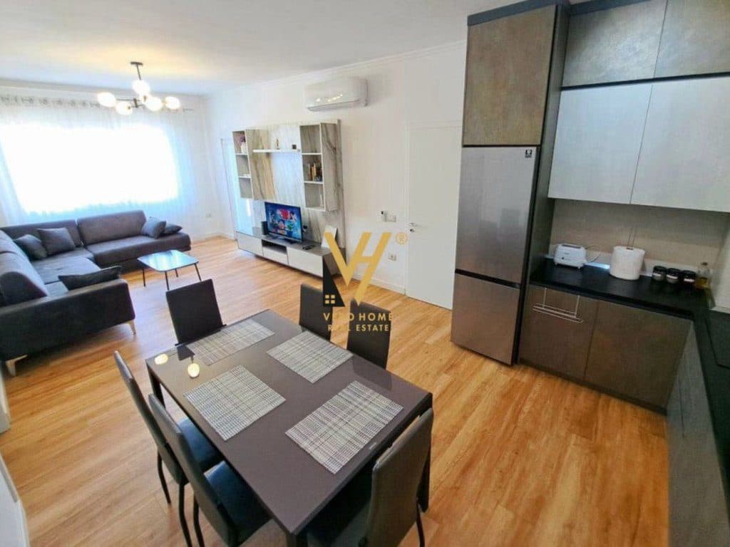 JEPET APARTAMENT 2+1+2+BLK ME QERA TE PAZARI I RI 1.250 EURO