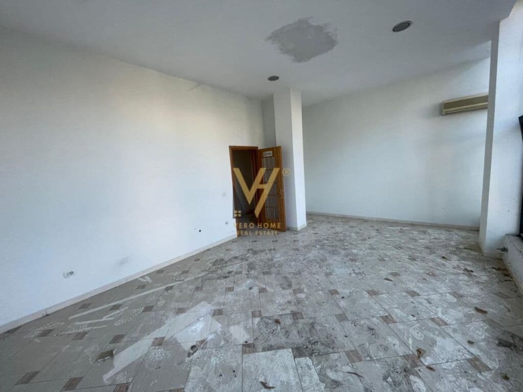 Jepet zyre me qera te Rruga Bardhyl 230 m2 2