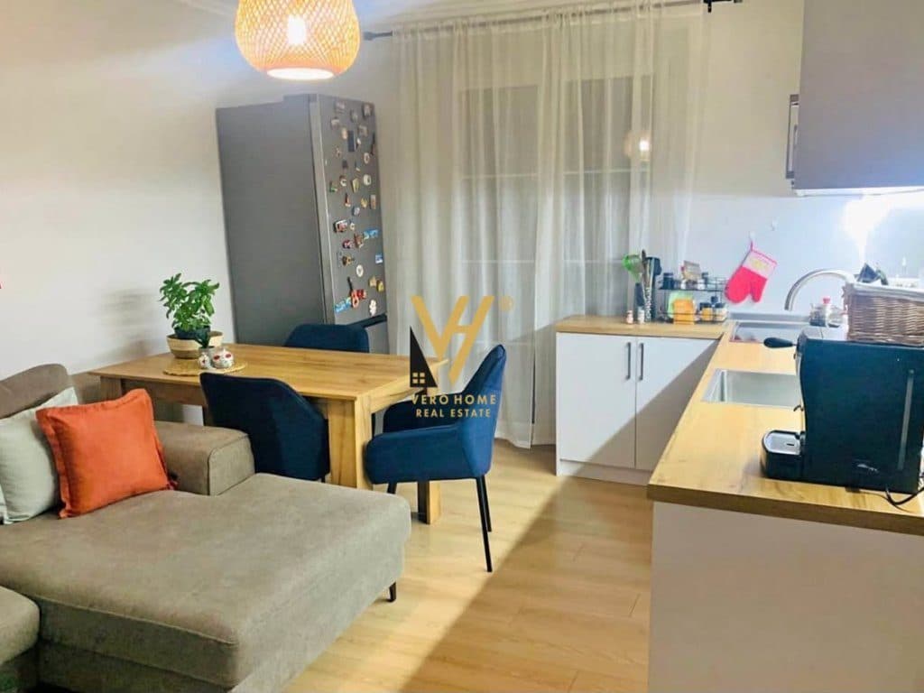 SHITET APARTAMENT 2+1+2+BLK TE STACIONI TRENIT 260.000 EURO 2