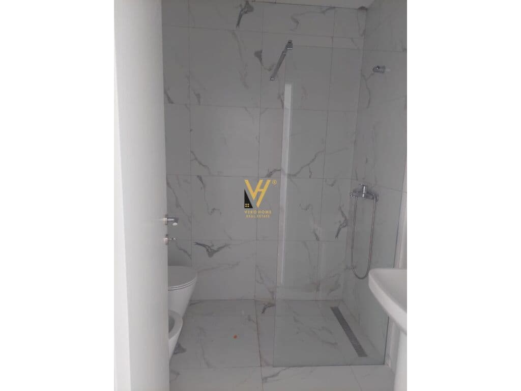 Jepet Zyre me qera te Lakeview , Liqeni Artificial 123 m2