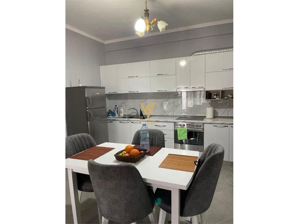JEPET APARTAMENT 1+1+BLK ME QERA TE GREEN CITY, UNAZA E RE 550 EURO 3