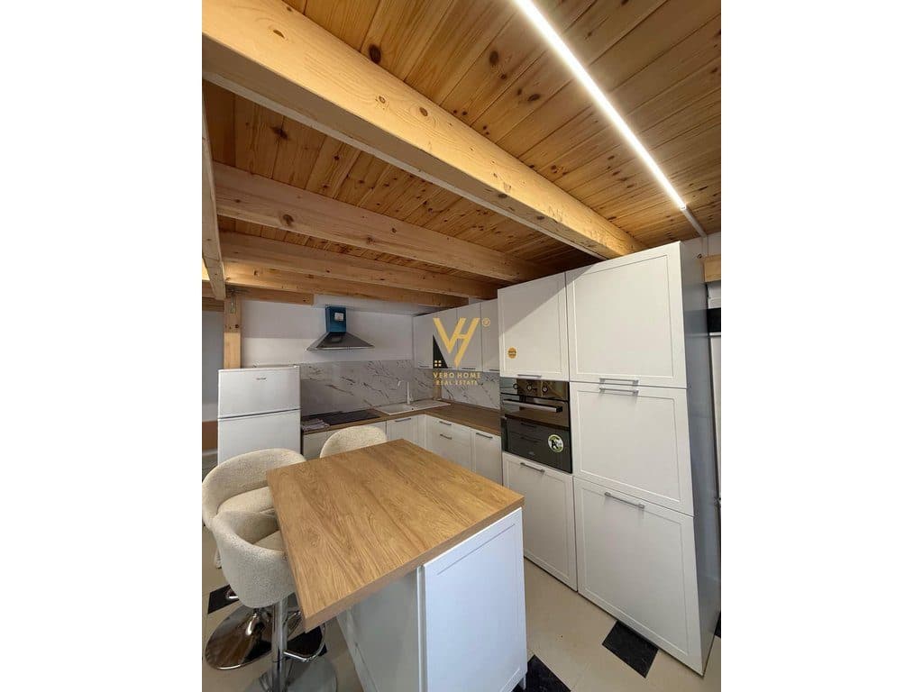 JEPET APARTAMENT 1+1 ME QERA TE RRUGA E DIBRES 65.000 LEKE 2