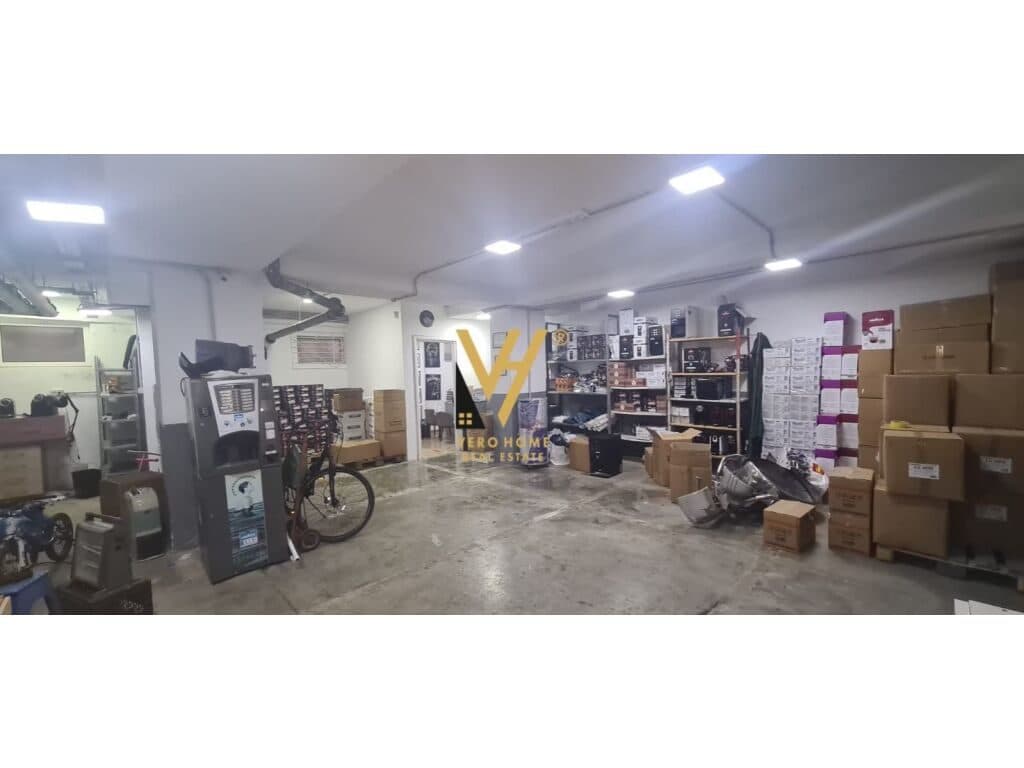 Shitet magazine 130 m2 te Rruga Frosina Plaku , Kompleksi Kontakt