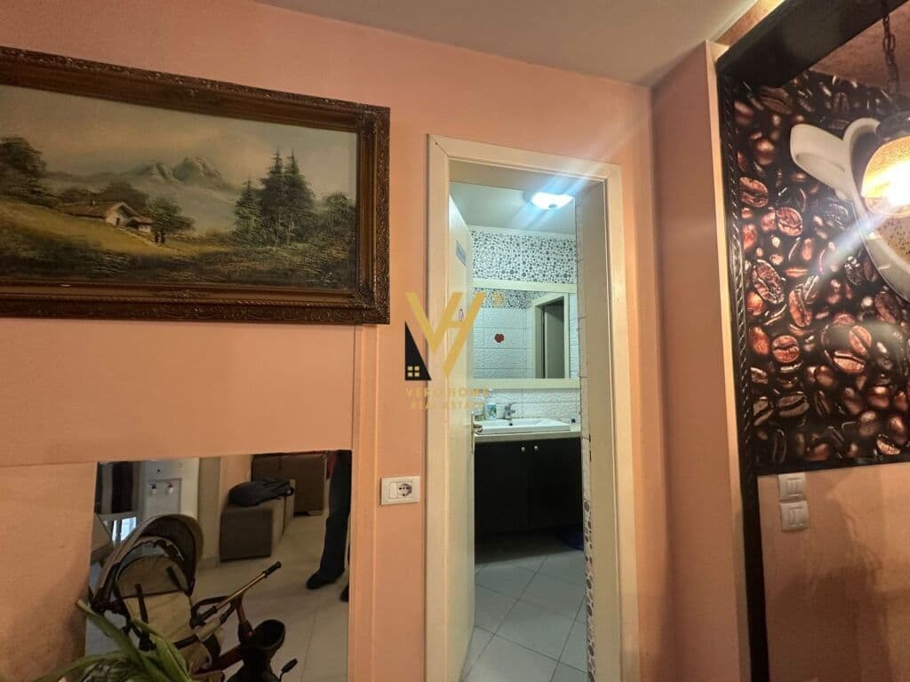 Shitet Lokal te Rruga Fortuzi 110 m2 2