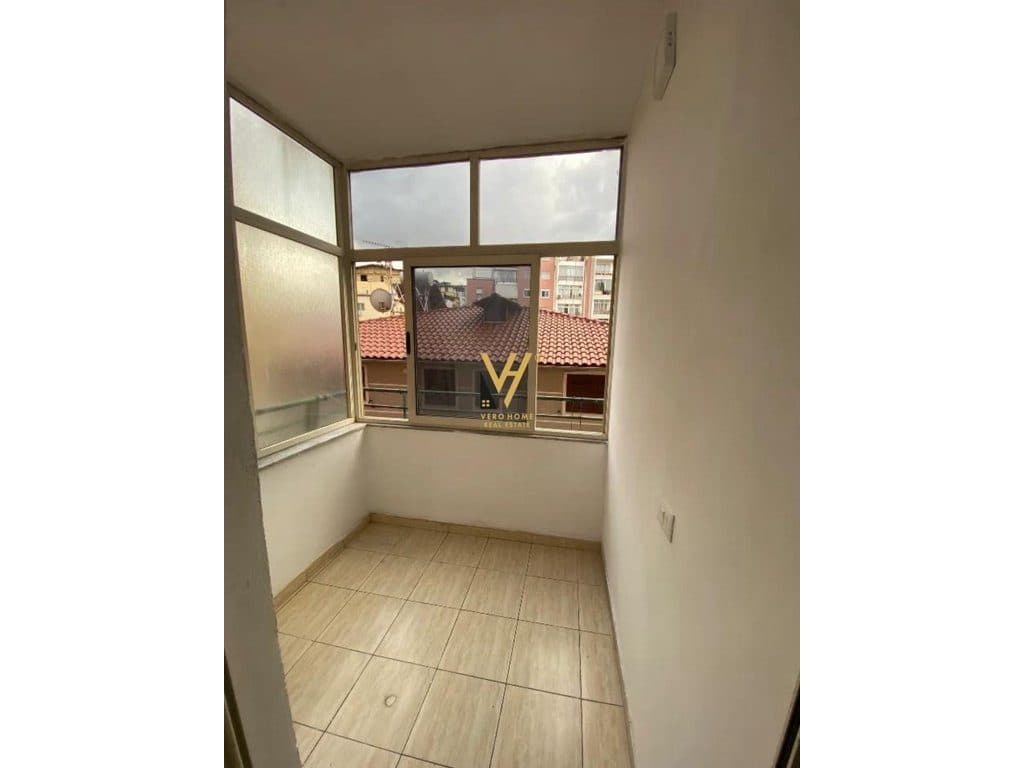 JEPET APARTAMENT 2+1+BLK ME QIRA TE KODRA E DIELLIT 55.000 LEKE 4