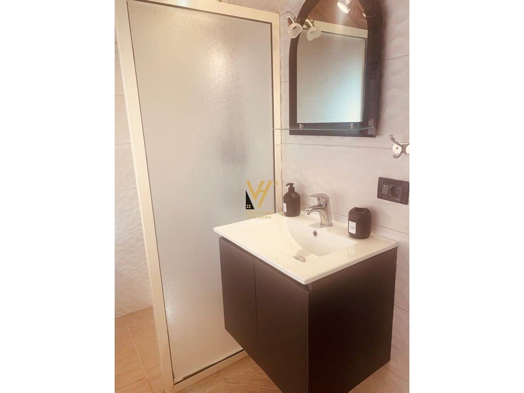 JEPET APARTAMENT 1+1+BLK ME QERA TEK RRUGA E KAVAJES 50.000 LEKE 4
