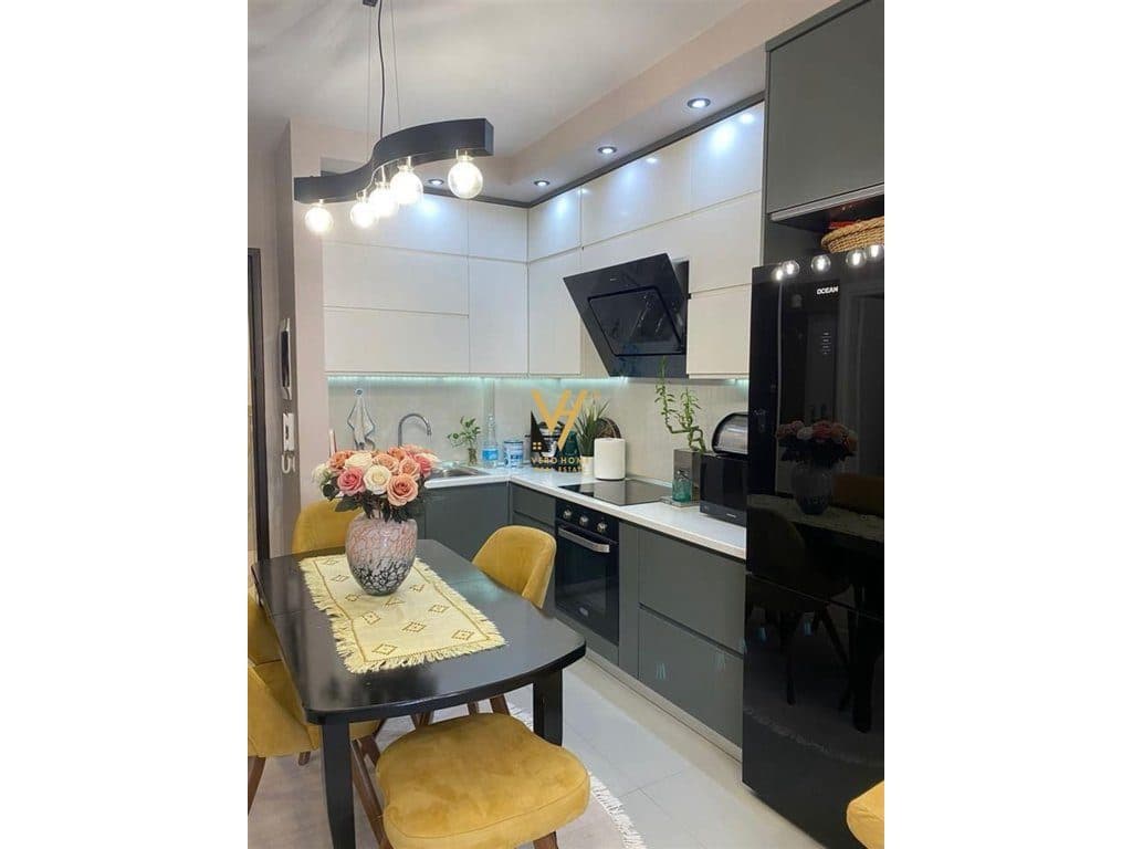 JEPET APARTAMENT 1+1+BLK ME QERA TE STADIUMI DINAMO 900 EURO 2