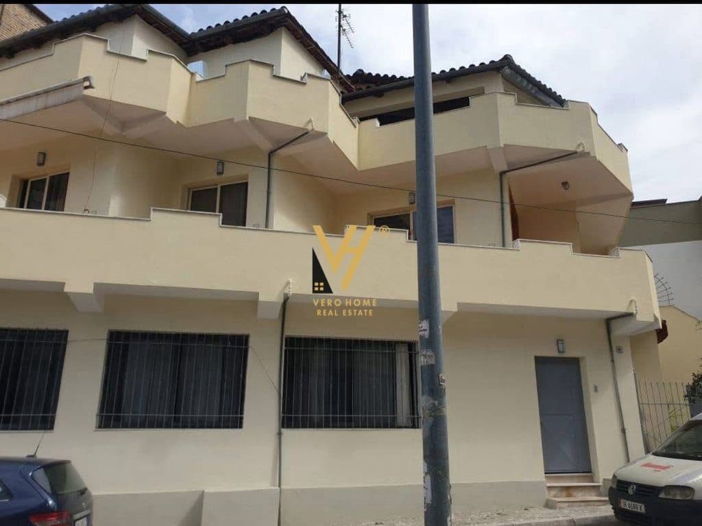 SHITET VILE TRE KATESHE TE SHKOLLA E BASHKUAR 300.000 EURO
