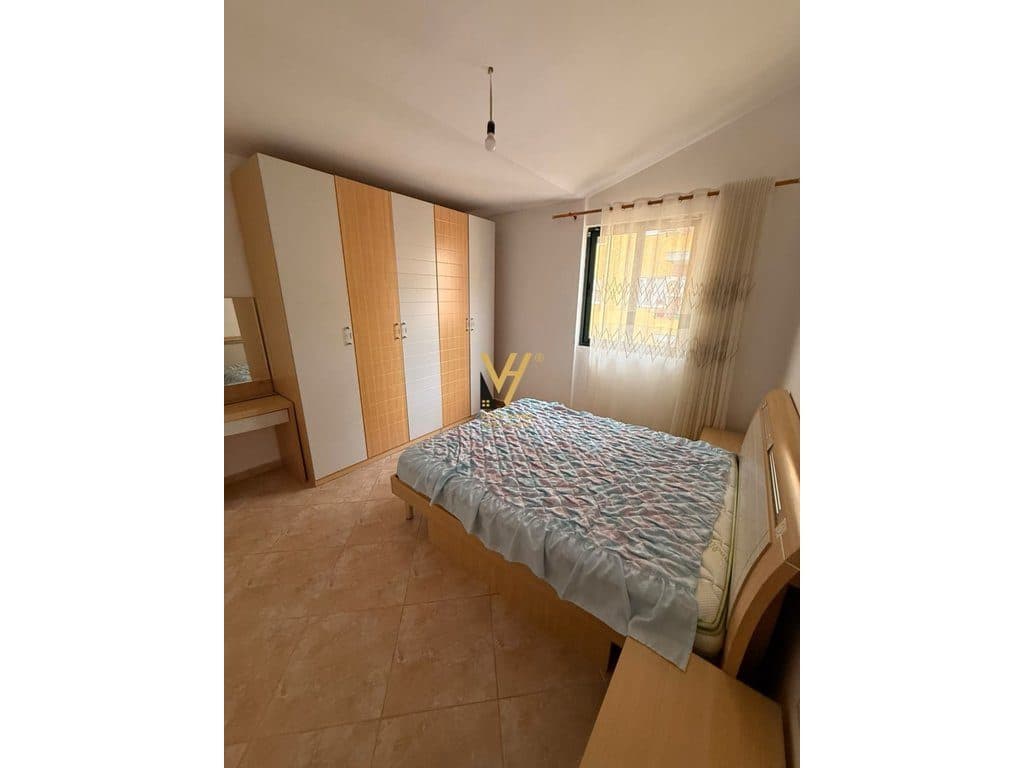 JEPET APARTAMENT 1+1 ME QIRA TE KRISTAL CENTER 58.000 LEKE 3