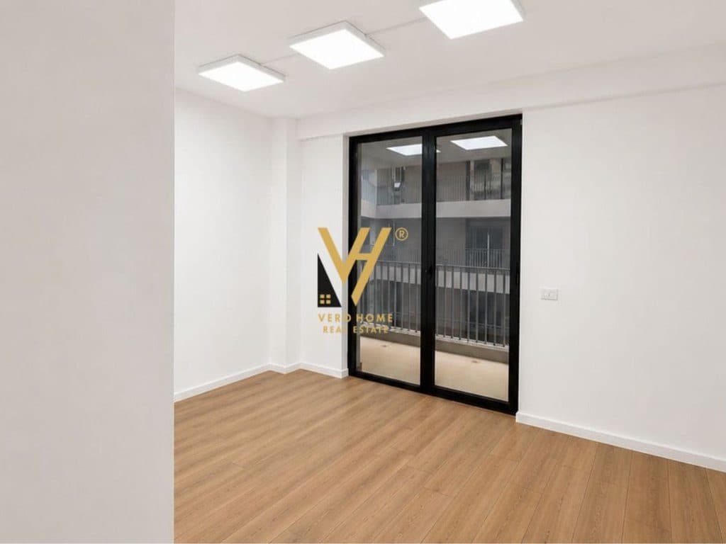 JEPET ZYRE 116 M2 ME QERA TE MINE PEZA 900 EURO 2