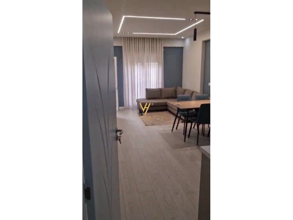 JEPET APARTAMENT 1+1 ME QERA TE STACIONI I TRENIT 65.000 LEKE 2