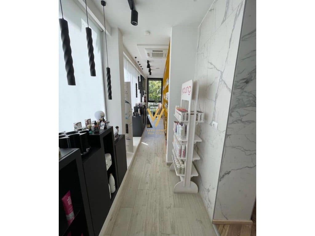 JEPET AMBIENT 100 M2 ME QERA TE BLLOKU 2.200 EURO 3