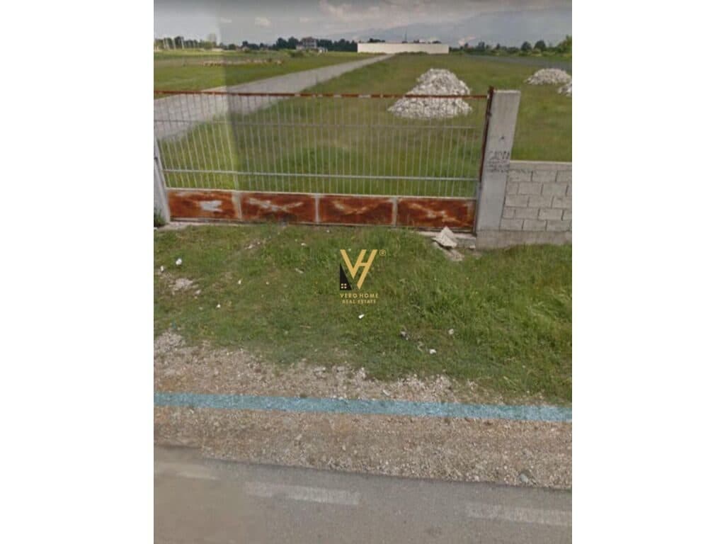 Shitet toke te Rruga Vllazeria 850 m2 1