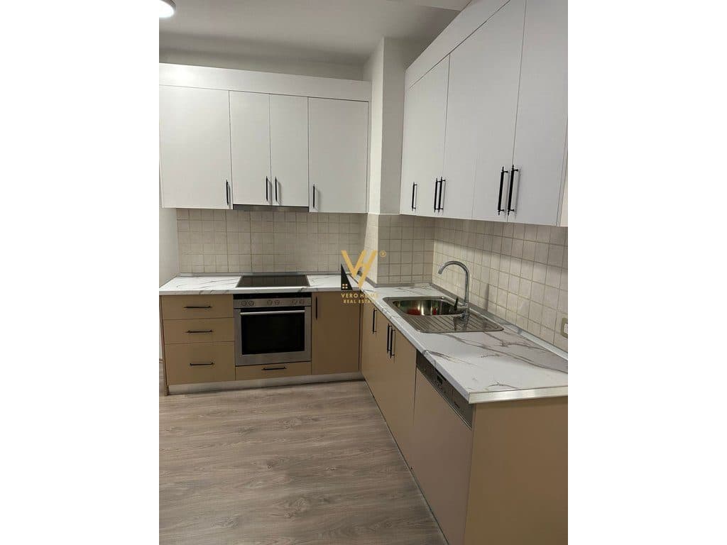 JEPET APARTAMENT 3+1 ME QERA NE ASTIR 830 EURO 3