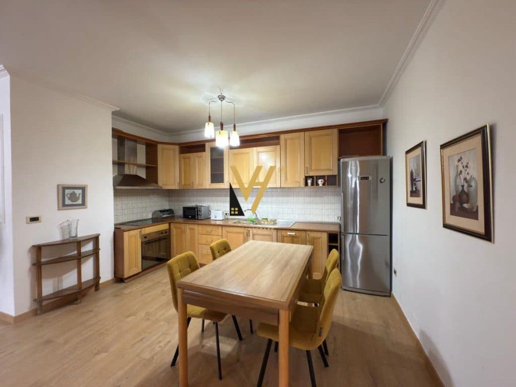 JEPET APARTAMENT 2+1+2+BLK ME QERA TEK BLLOKU 1.000 EURO 2