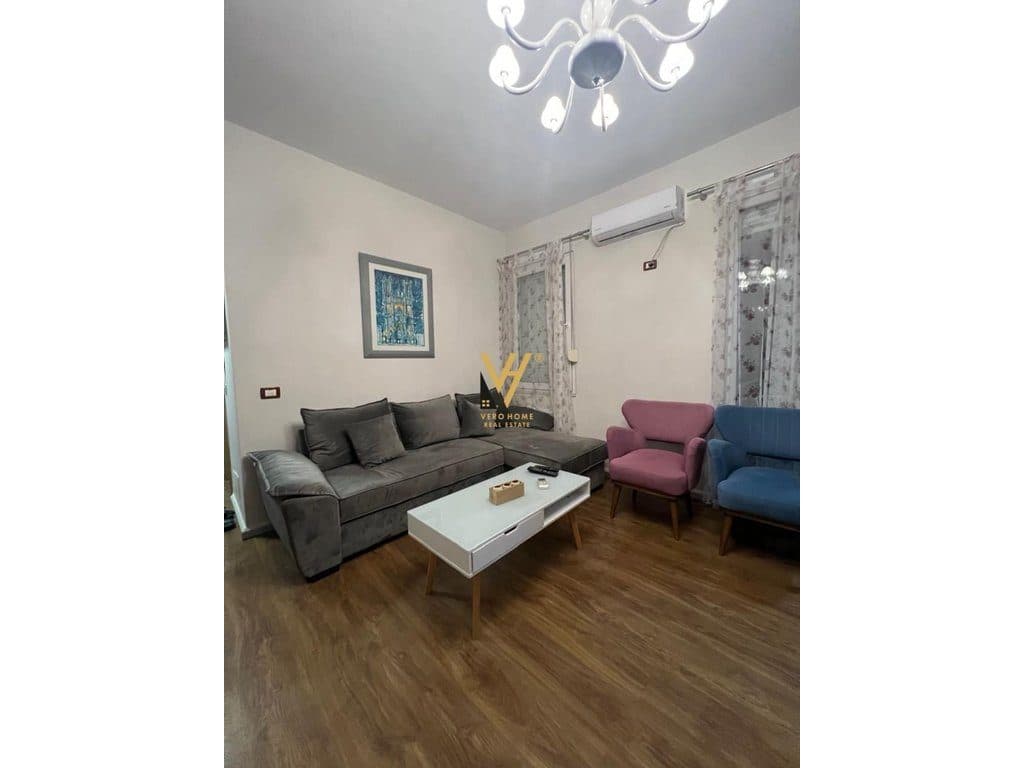JEPET APARTAMENT 1+1+BLK ME QIRA NE QENDER 700 EURO
