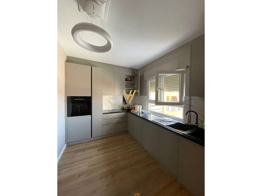 SHITET APARTAMENT 2+1+2+2BLK RRUGA FORTUZI 300.000 EURO 2