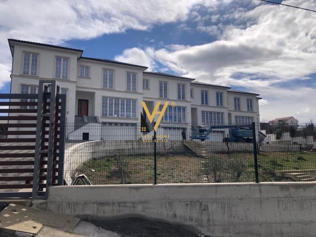 Shiten 5 vila ne Farke 3000 m2