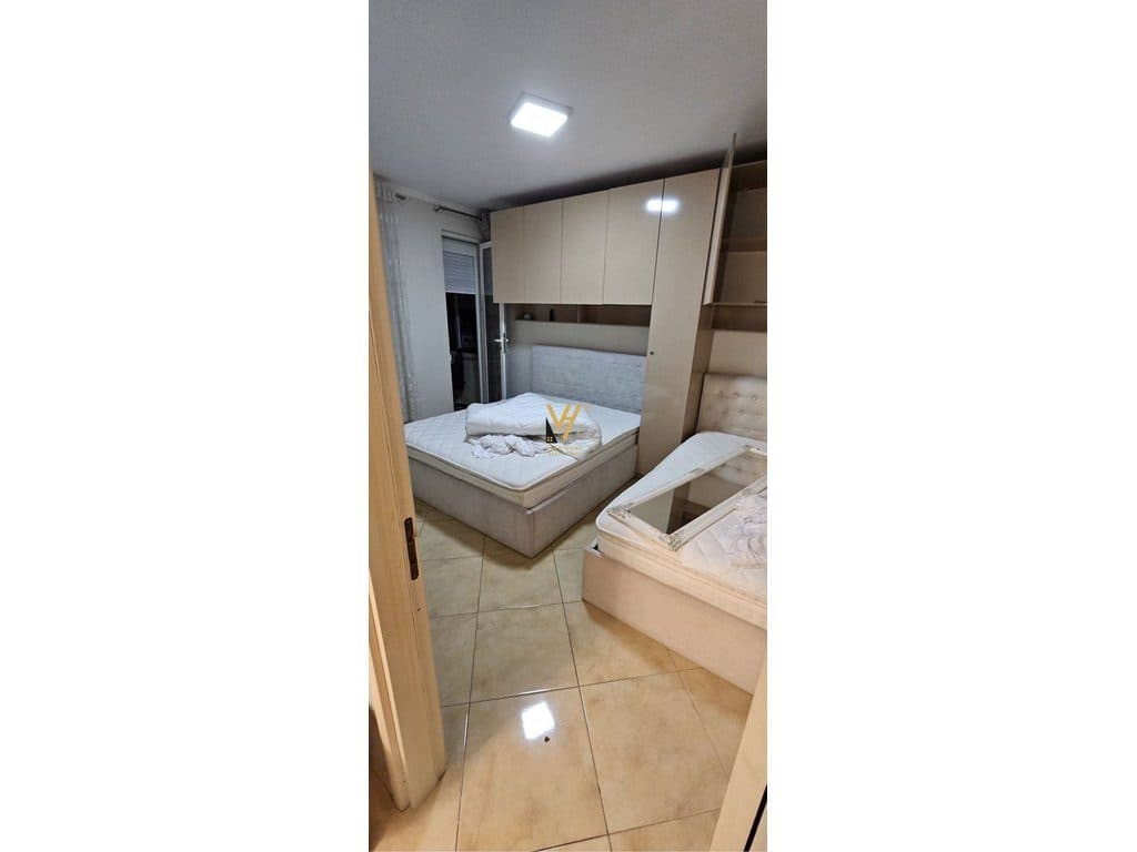 JEPET APARTAMENT 1+1+BLK ME QERA TE KODRA E DIELLIT 48.000 LEKE 3