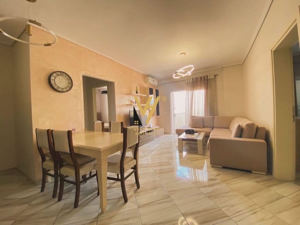 Jepet Apartament 2+1+2+ballkon me qera te Rruga Myslym Shyri 110 m2 4