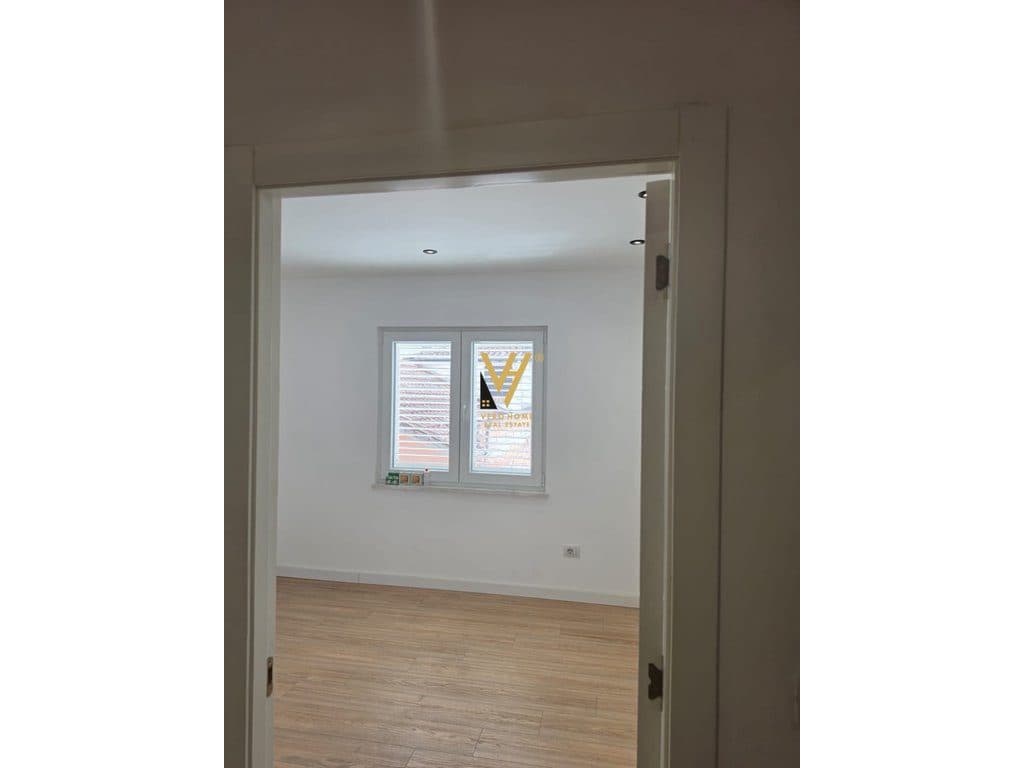 JEPET APARTAMENT 2+1+BLK ME QERA NE QENDER 750 EURO 4