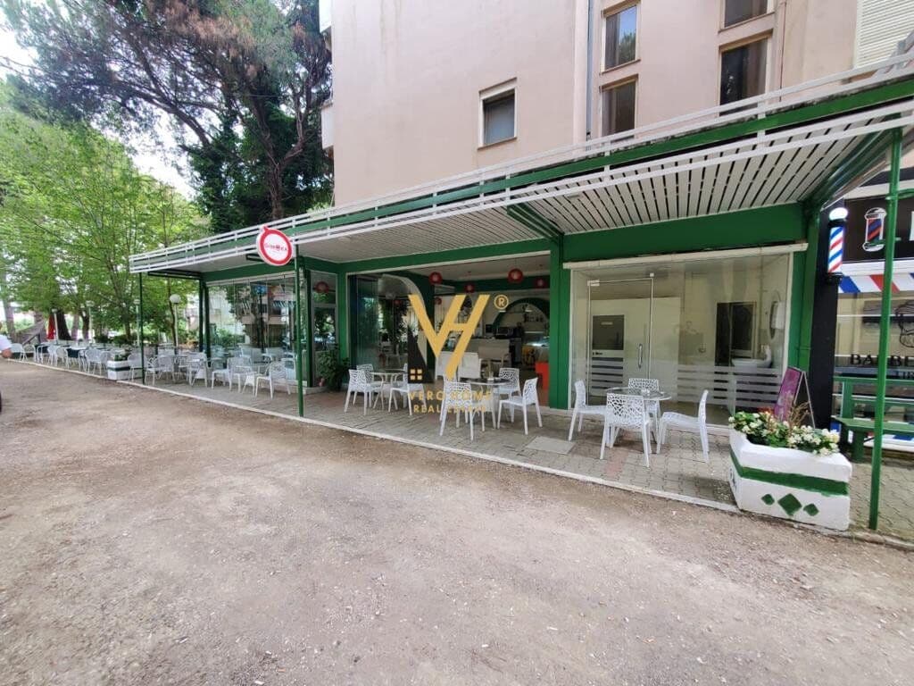 Shitet bar-kafe te Pishat e Buta , Gjiri i Lalezit 144 m2 4