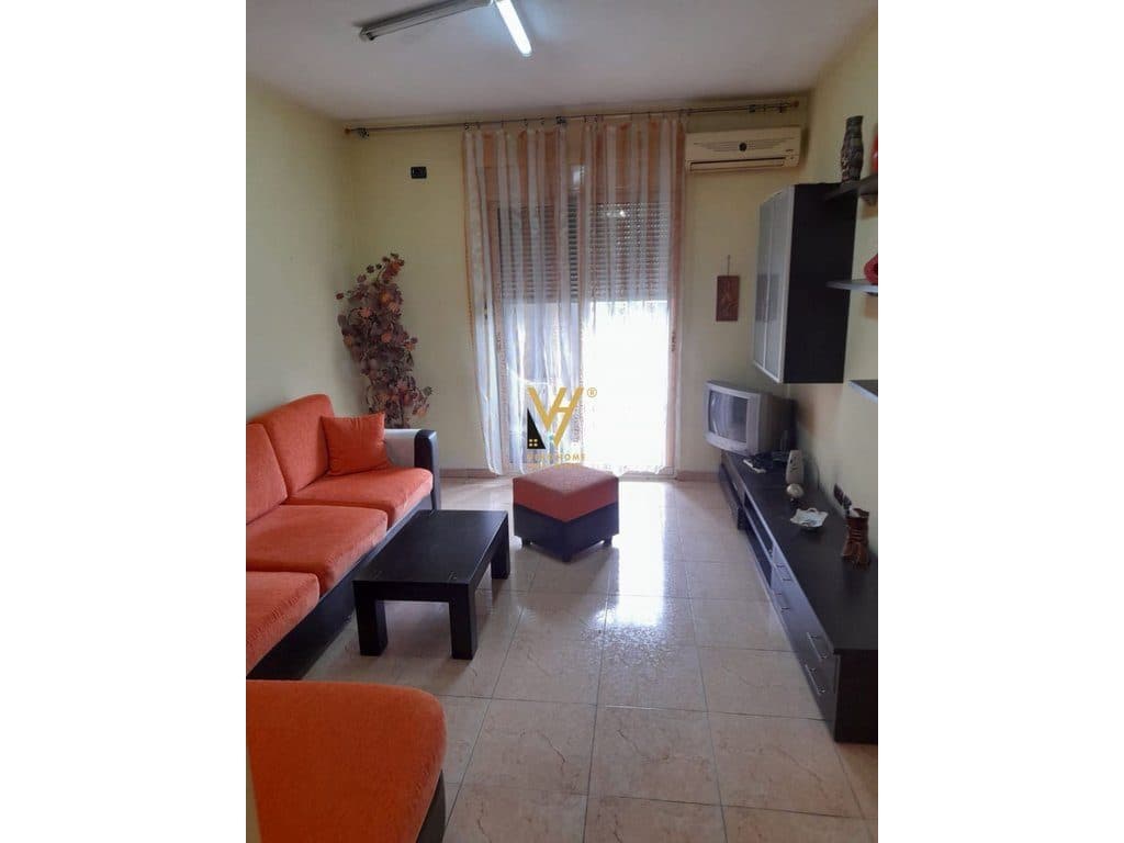 JEPET APARTAMENT 2+1 ME QERA TE MYSLYM SHYRI 800 EURO