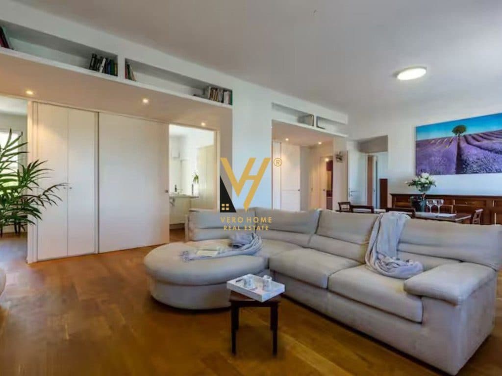 SHITET APARTAMENT 2+1+2+BLK TE EKSPOZITA 320.000 EURO